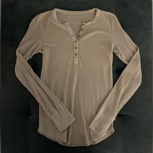 Aerie long sleeve top